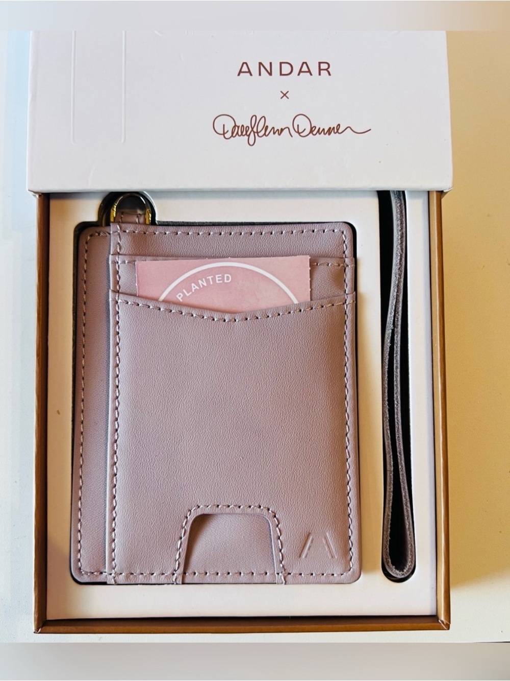 Andar The Denner Wristlet Leather Wallet In Lilac ID Card
Pull RFID Darylann NWB